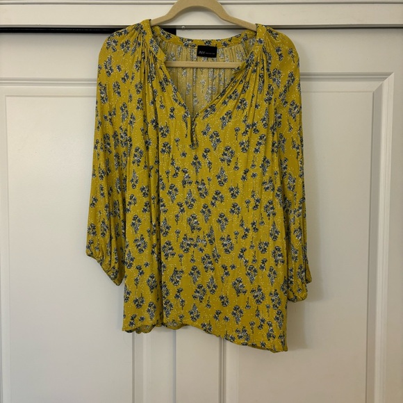 Jones of New York yellow, mustard and blue and white floral blouse! - Picture 13 of 13